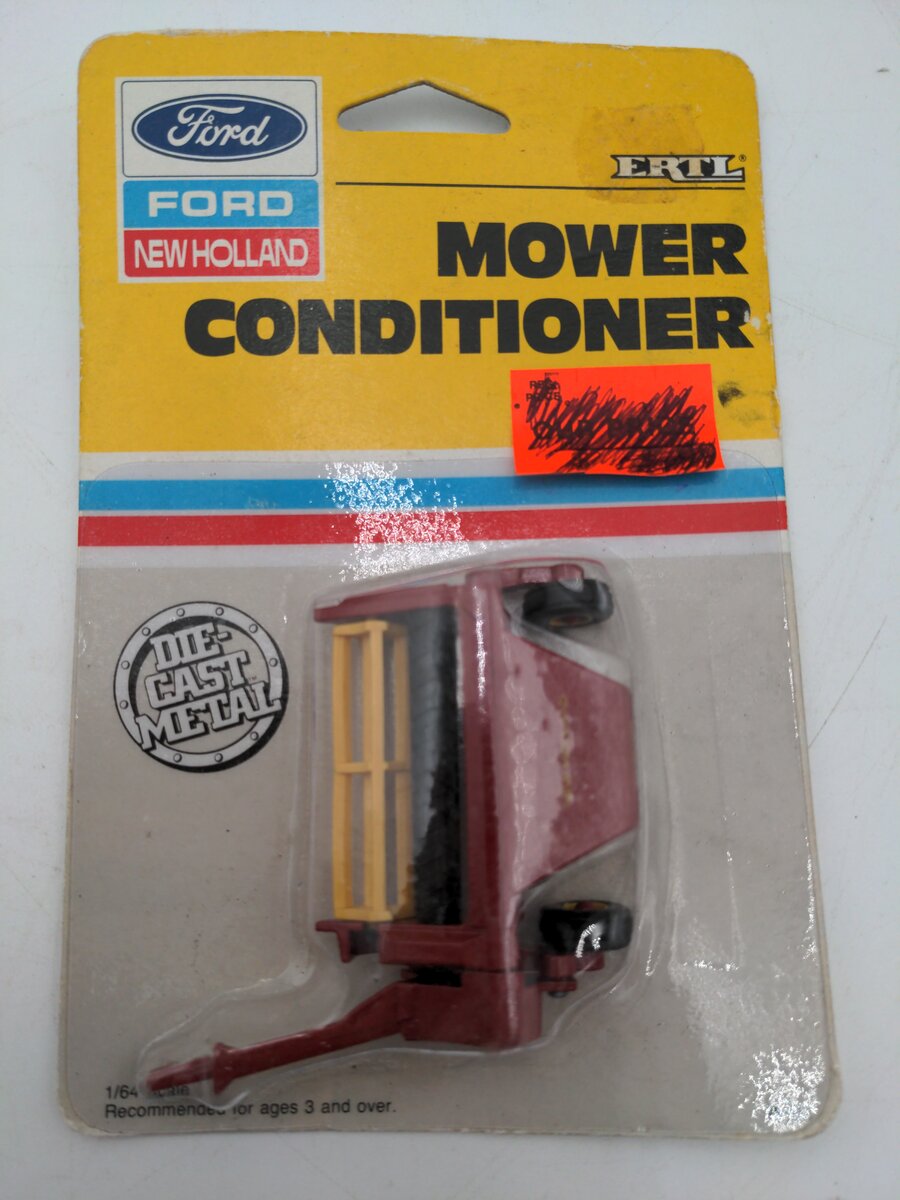 Ertl 322 1:64 Farm Country New Holland Mower Conditioner