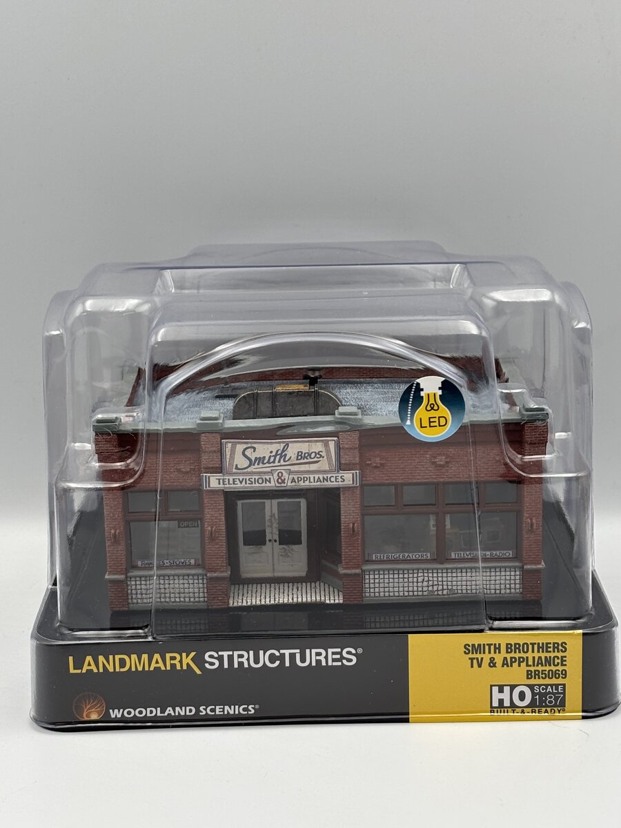 Woodland Scenics BR5069 HO Assembled Built-N-Ready Smith Brothers TV Building