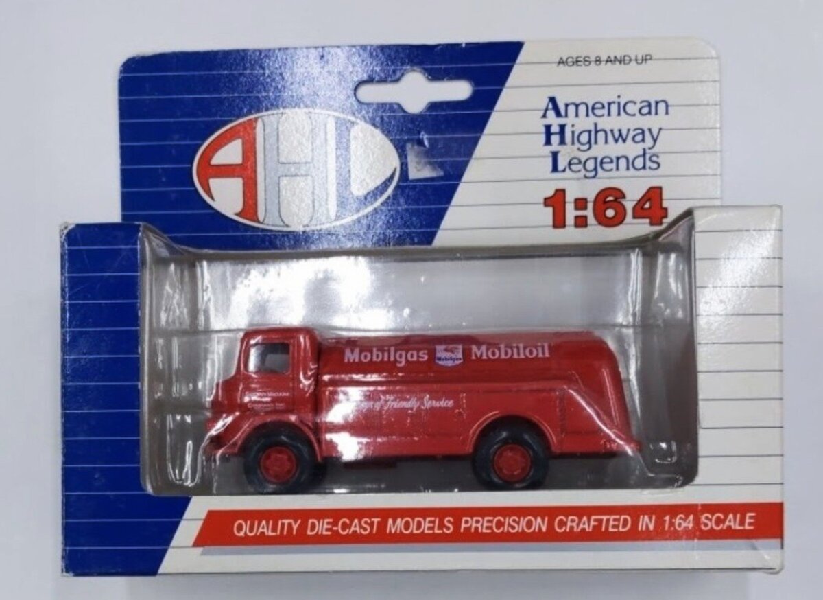 AHL L04062 1:64 Scale Mobilgas Mobiloil GMC T-70 Truck Die Cast