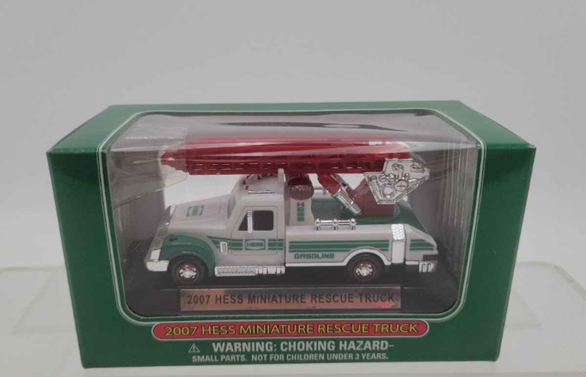 Hess 2007 White/Green & Red Miniature Rescue Truck W/Display Case