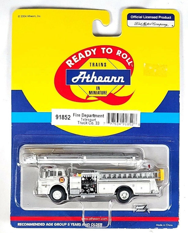 Athearn 91852 HO Scale Fire Department Telesgurt Truck Co # 33