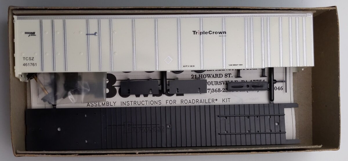 Bowser 55504 HO 53' RoadRailer Platewall Trailer Triple Crown Kit #: 461761