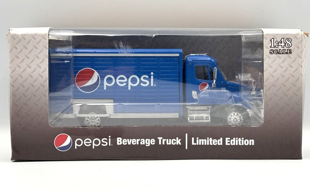 Menards 279-3501 1:48 Scale Gold Line Pepsi Beverage Truck Limited Edition