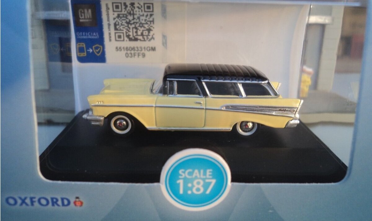 Oxford Diecast 87CN57007 1:87 Yellow & Black Chevrolet Nomad 1957