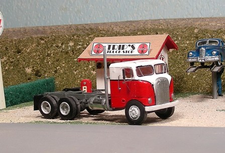 Sylvan Models V-364 HO Red 1951-55 Tandem Sleeper Cab Tractor Resin Kit