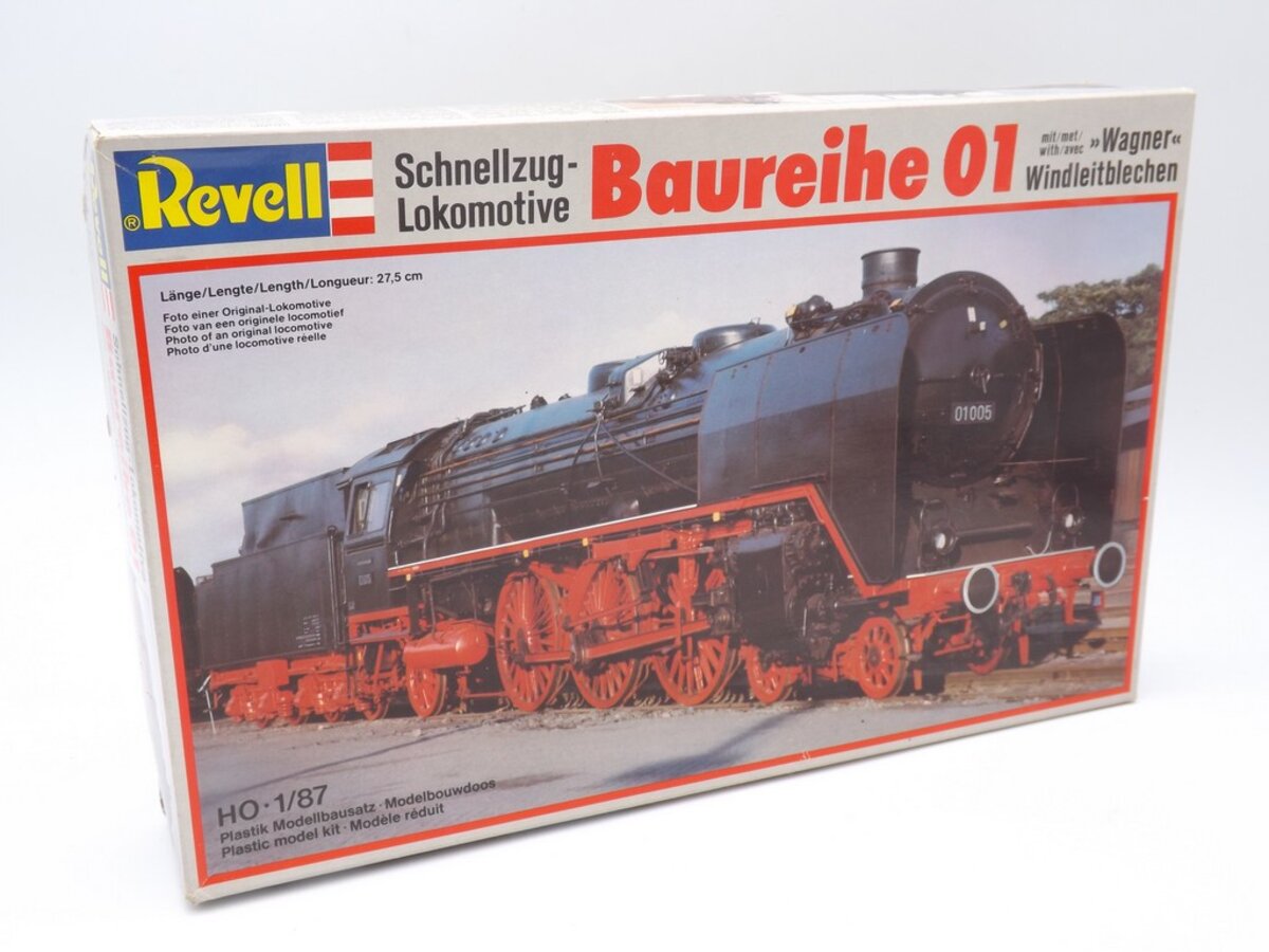Revel 2162 1:87 Schnellzug-Lokomotive Baureihe 01 Plastic Model Kit