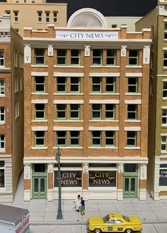 Lunde Studios 19 N City News Building Kit
