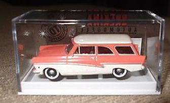 Brekina Automodelle 19062 HO Peach & White Ford Taunus 17M