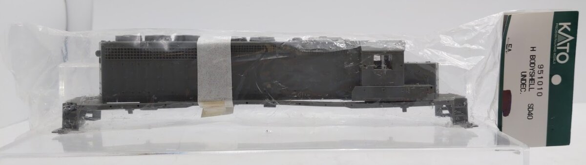 Kato 951010 HO Bodyshell SD40 Undecorated