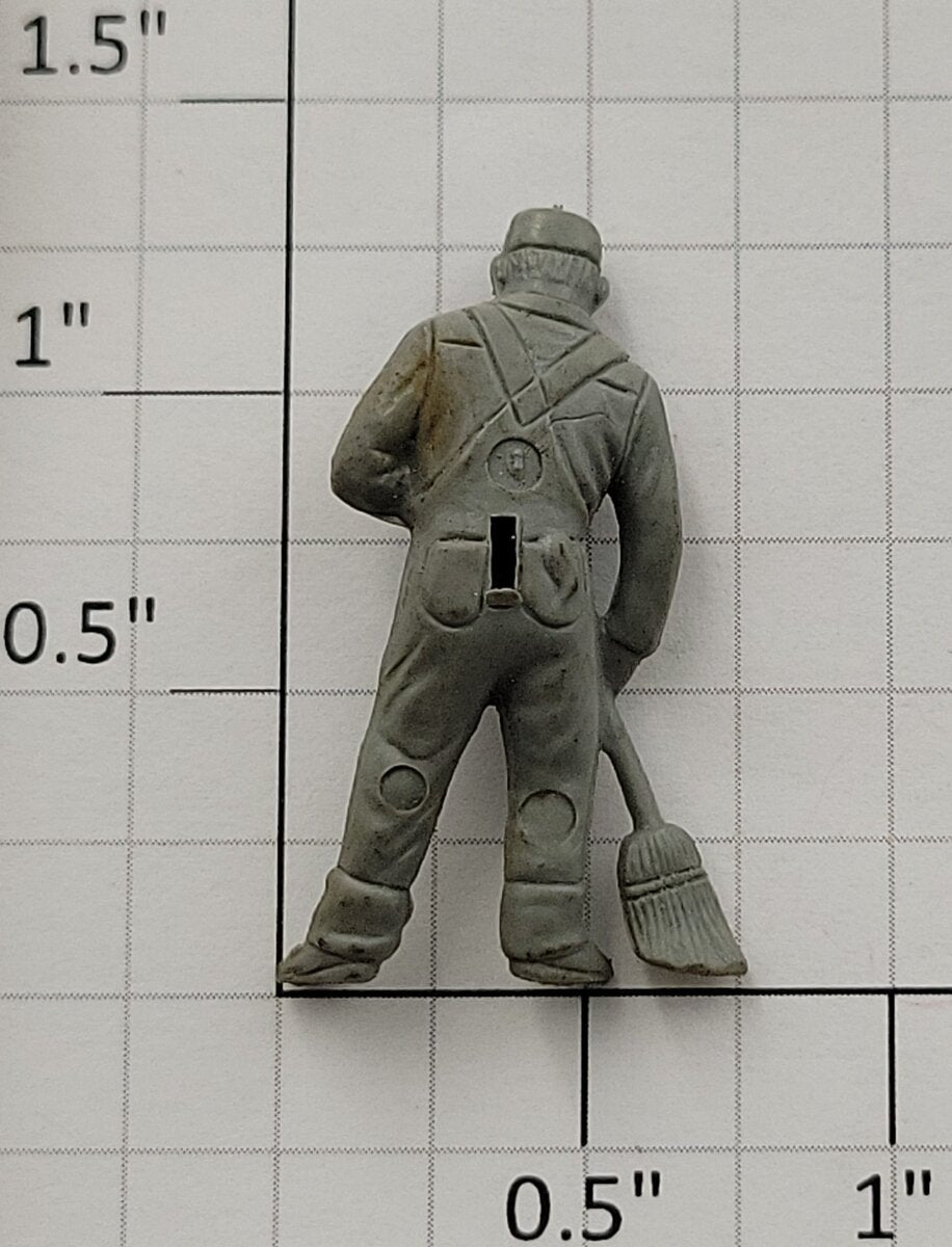 Acme 0706-1422 O Gauge Gray Railroad Station Figure with Broom