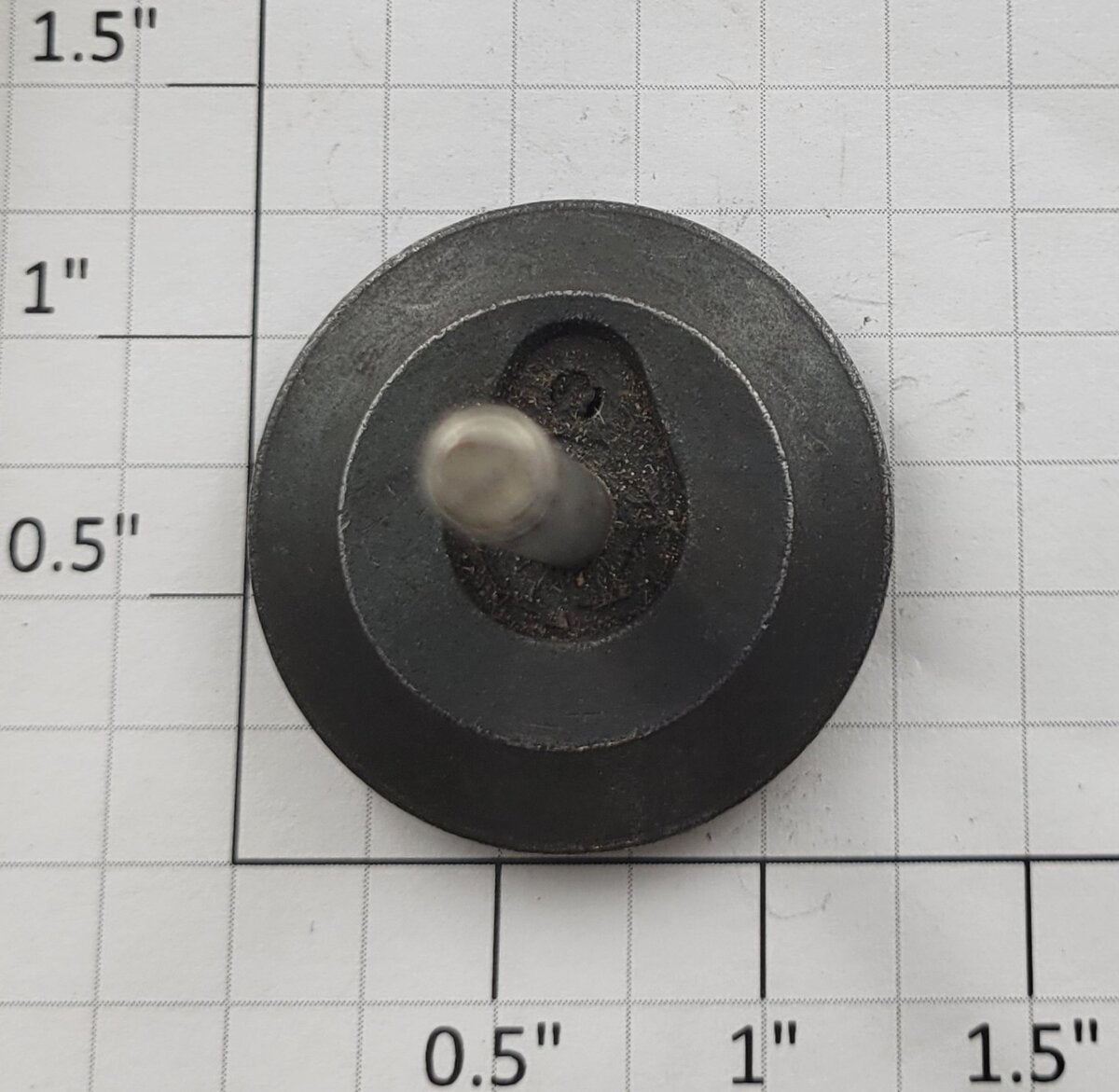 Lionel 736-9 Slotted Center Wheel & Axle