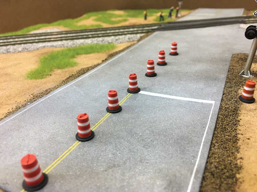 ECC 9503 HO Orange & White Traffic Barrels (Pack of 10)