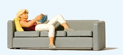 Preiser 28179 HO Woman Reading On Sofa Figure