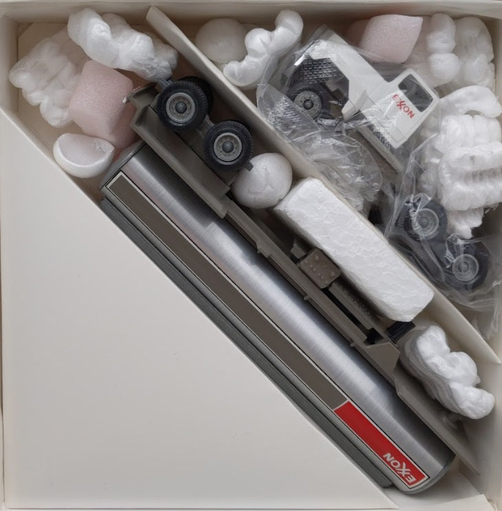 Winross 87-1 1:64 Exxon Oil Tanker Tractor and Trailer