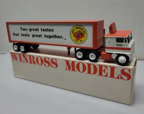 Winross 40-9 1:64 60th Anniversary Reese's Tractor Trailer