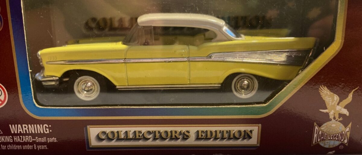 Road Signature 94243 1:43 Scale Yellow & White 1957 Chevrolet Bel Air Die-Cast