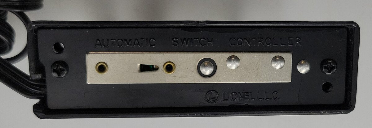 Lionel 5122-2 O Gauge Black Switch Controller with Wire and Lights