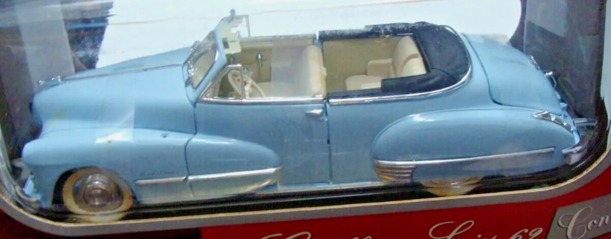 Anson 1947 1:18 Blue Cadillac Series 62 Convertible Diecast Special Edition