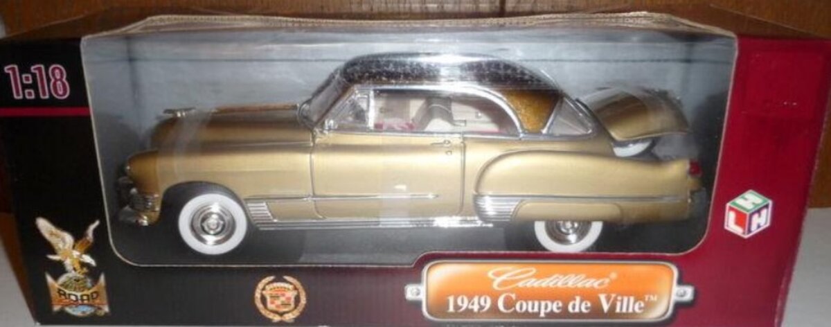 Road Signature 92309 1:18 Diecast Collection Gold Cadillac 1949 Coupe de Ville