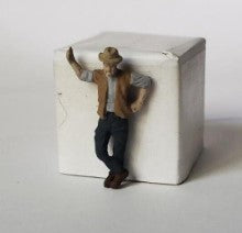 Arttista 743 S Scale Man Leaning Figure