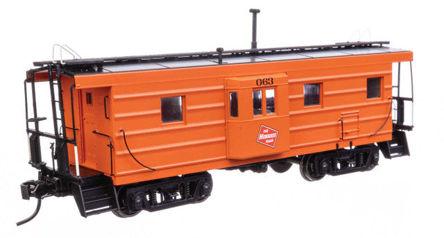 Walthers 920-103657 HO Milwaukee Road MILW Road Rib Sided Caboose #063