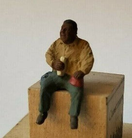 Arttista 1543 O Scale Construction Worker Sitting w/Thermos
