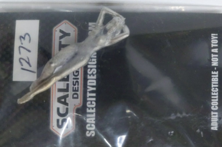 Scale City Designs 1273 O Scale Stand Up WoMan Without Clothing White Metal