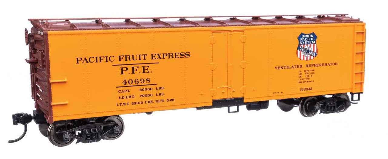 Walthers 910-41416 HO PFE 40' Steel RTR Reefer with Dreadnaught Ends #40698
