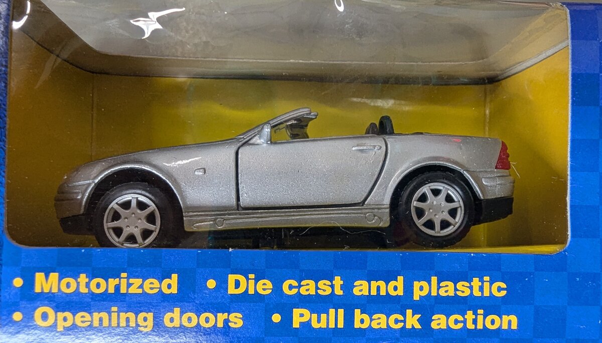 Maisto 21094 1:43 Road & Track Power Racer Silver w/Black Seats Convertible BMW