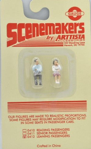 Arttista 0412 O Gauge Scenemasters Leaning Passengers (Set of 2)