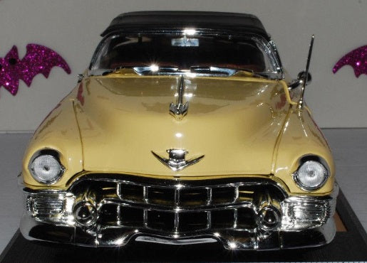 Anson 30372 1:18 Cream w/Tan Interior 1953 Cadillac Eldorado