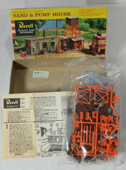 Revell T-9030:129 HO Scale Sand & Pump House Building Kit