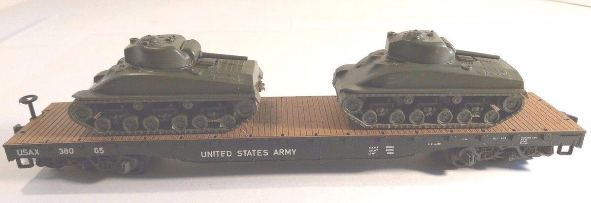 AHM 5370 HO Scale Flat w/2 Patton Tanks US Army USAX 380 65