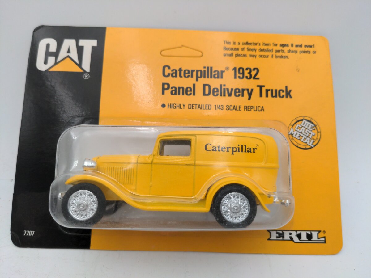 Ertl 7707 1:43 CAT Caterpillar 1932 Panel Delivery Truck Highly Detail Diecast