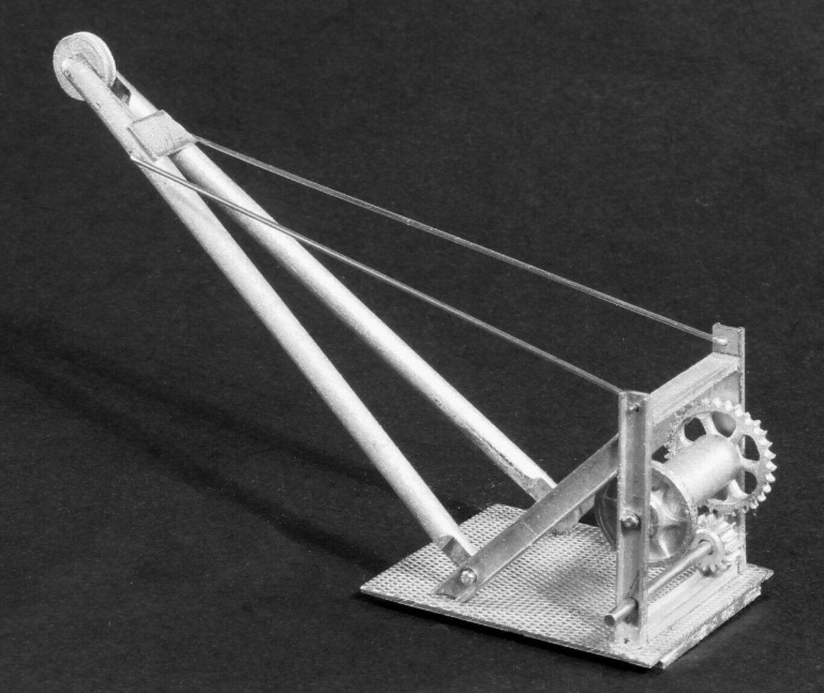 Berkshire Valley 469 O and S Scale Tow Hoist Approx. 7/8" x 1-1/4" Kit