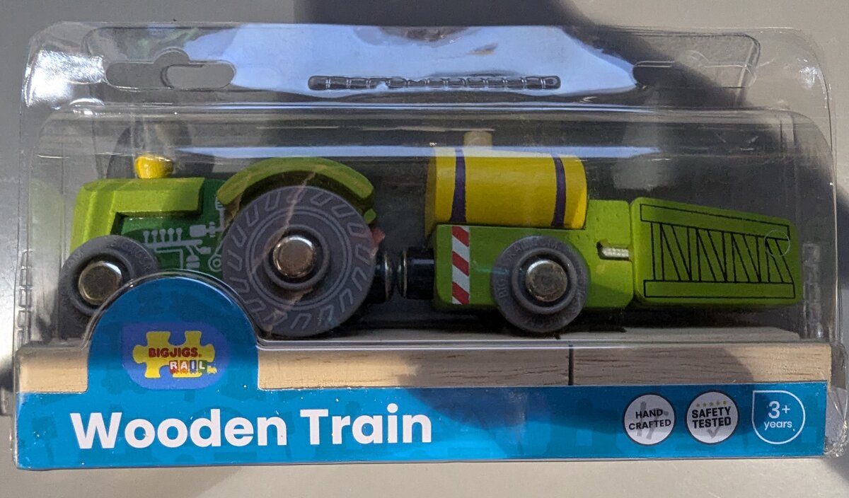 Big Jig Rails BJT070 Wooden Green & Yellow Tractor Crop Sprayer Set