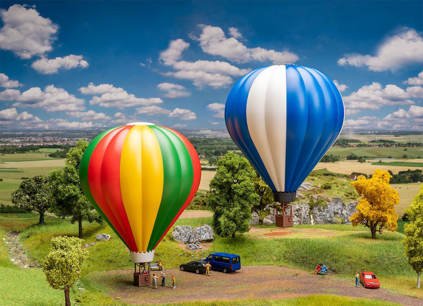Faller 190161 HO Balloon Flight (Set of 2)