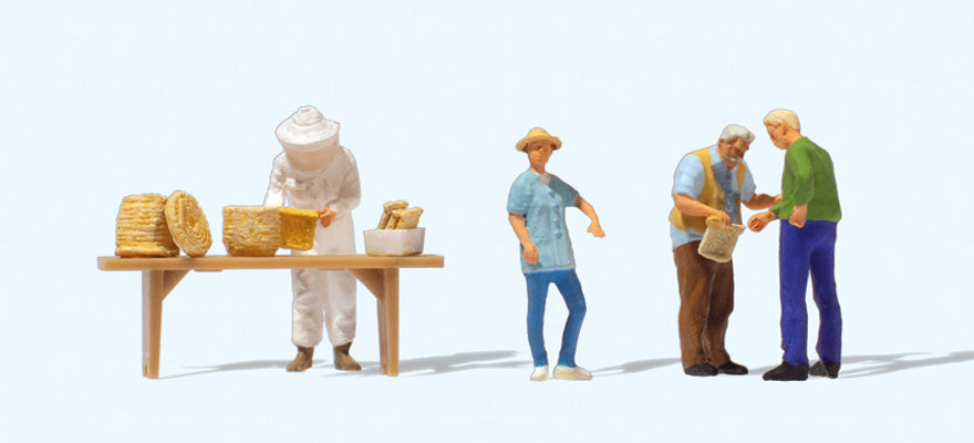 Preiser 10753 HO At the Beekeeper Figures (Set of 4)