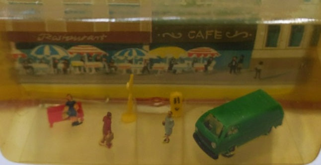 Noch 4353 Z Scale Suburban Scene Figures