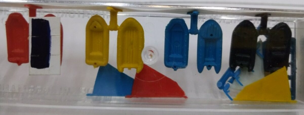 Merten Z 2482 Z Scale Rubber Dhinghy Boats (Pack of 8)