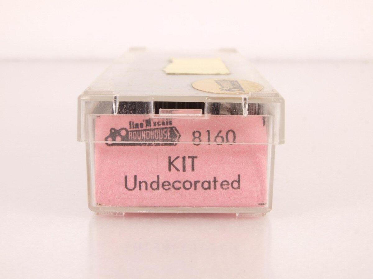 Roundhouse 8160 N Undecorated Boxcar Kit