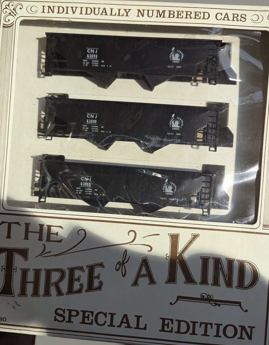 BevBel 734 HO Three of a Kind Central New Jersey 36'' 2 Bay Hopper Set of 3