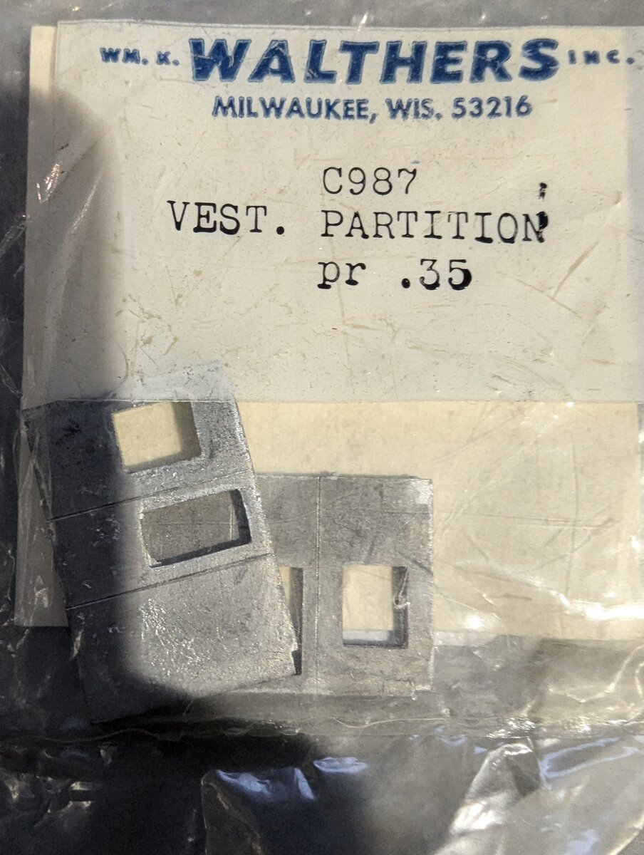 Walthers C987 HO Vest. Partition pr .35
