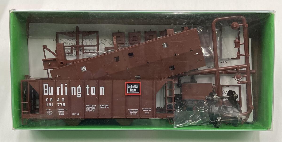 Bowser HC1V5Q3 HO CB&Q HC-1 Burlington Route 70-Ton 2-Bay Covered Hopper (1958)