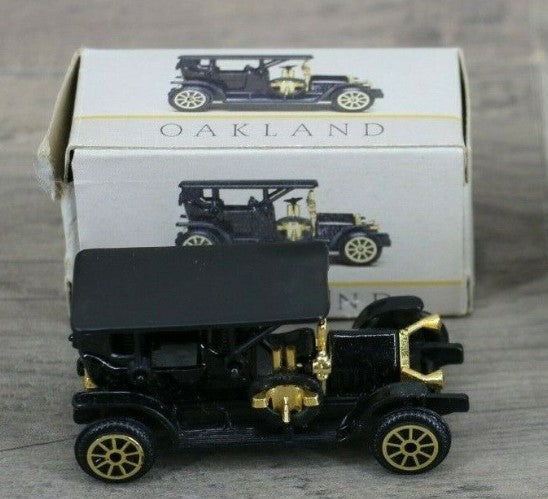 Readers Digest 303 1:64 Diecast Oakland Classic Car