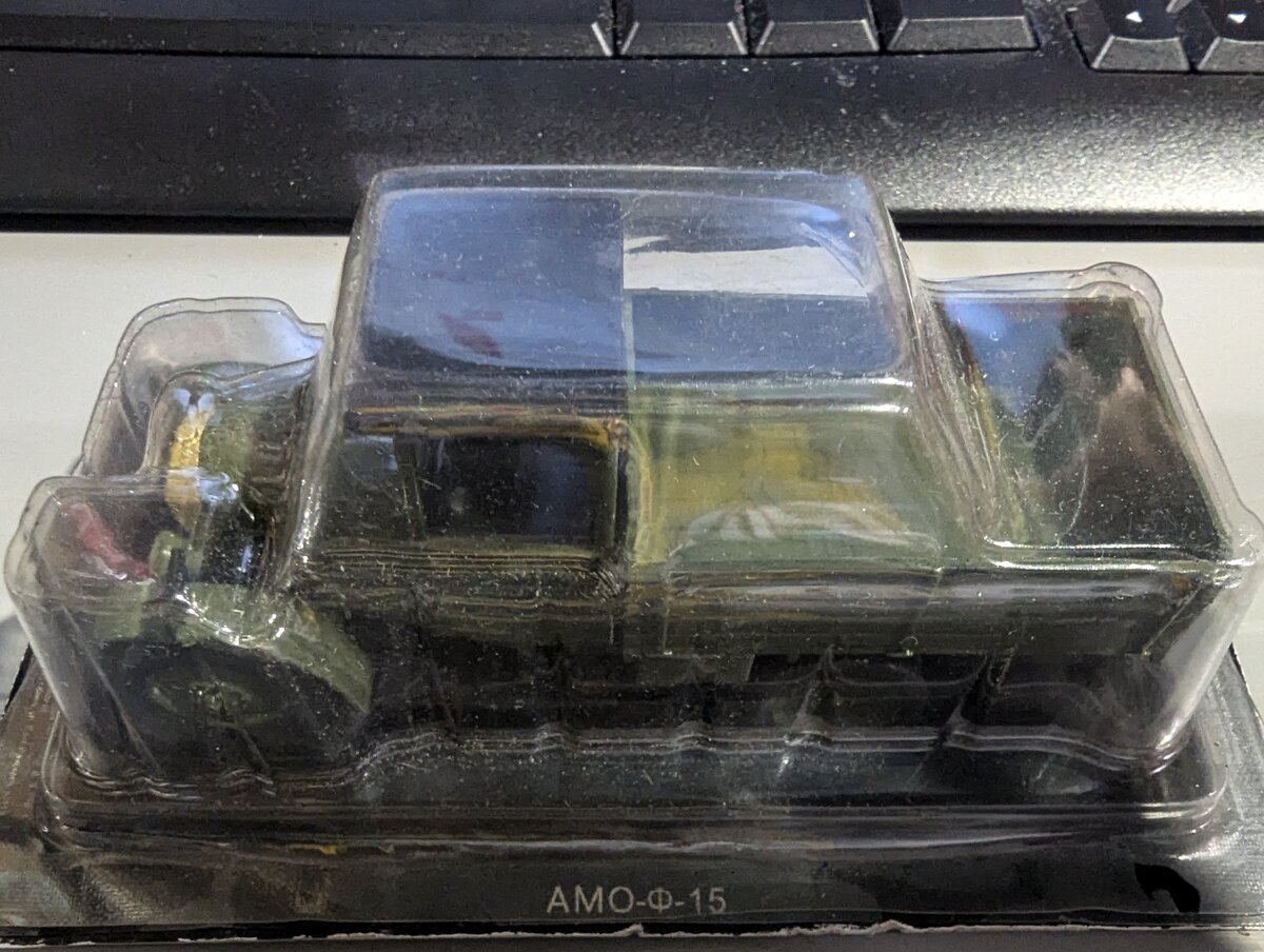 Deagostini 1:43 Diecast AMO-0-15 Army Green Stakebed Truck