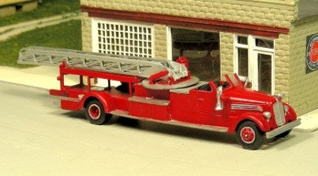 Sylvan Models V240 HO 1946-1951 Seagrave Aerial Ladder Fire Truck Resin Kit