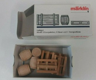 Marklin 56600 HO Cargo Set: 5 Barrels & 1 Transport Crate