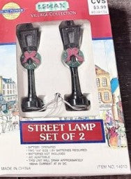 Lemax 14013 Dickensvale Collectibles Street Lamp w/Wreath (Set of 2)