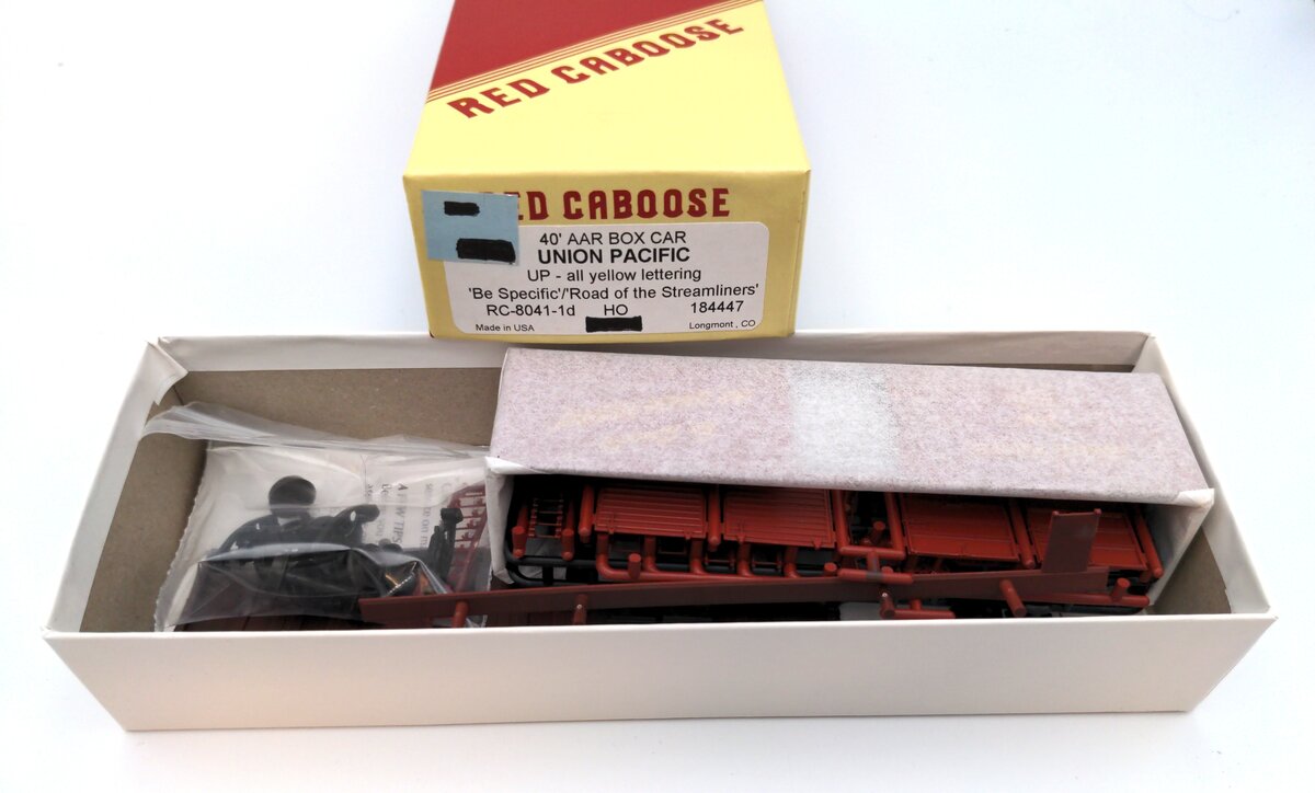 Red Caboose 184447 HO Union Pacific 40' AAR Box Car "Be Specific" Kit